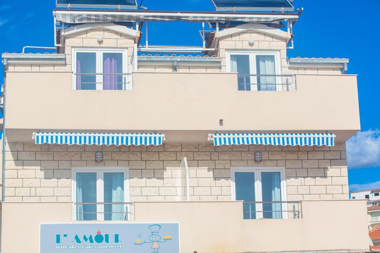 Apartmani Riva 罗戈兹尼察 外观 照片