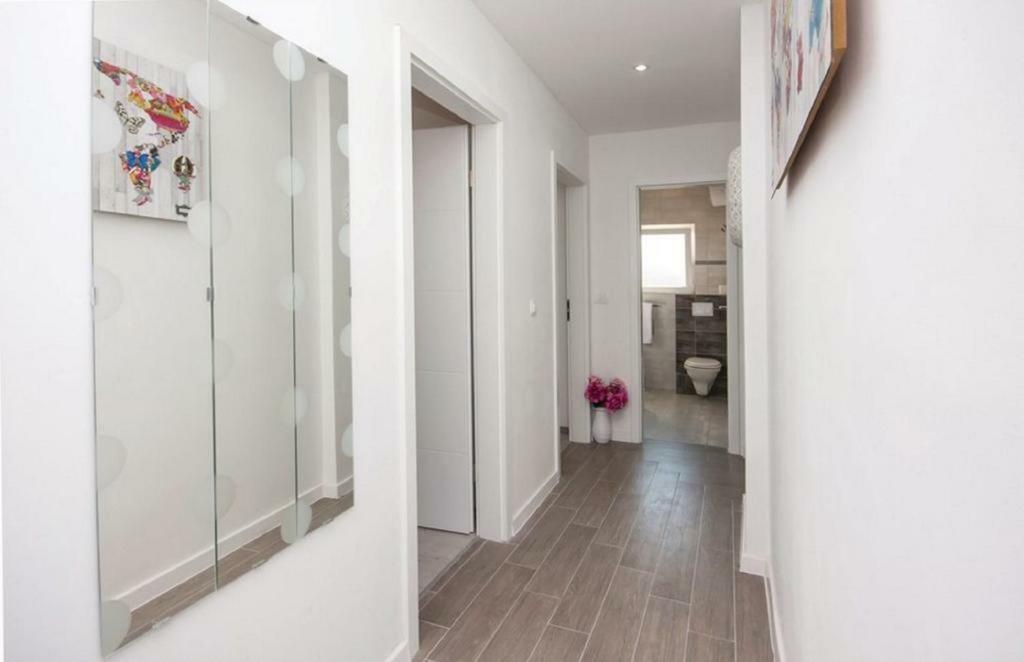 Apartmani Riva 罗戈兹尼察 外观 照片