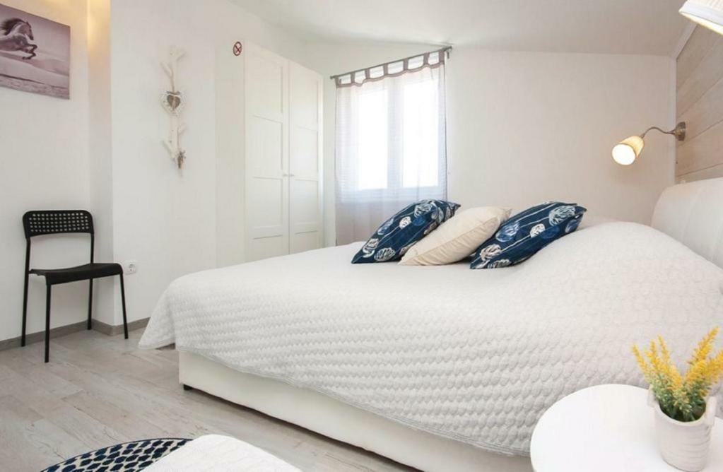 Apartmani Riva 罗戈兹尼察 外观 照片