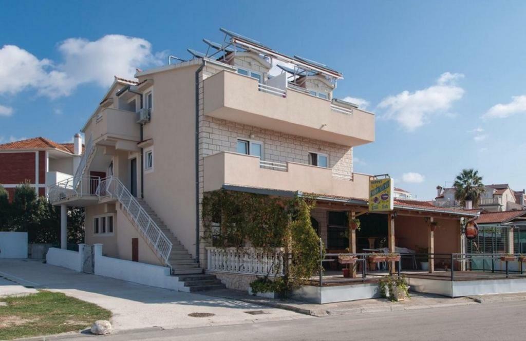 Apartmani Riva 罗戈兹尼察 外观 照片