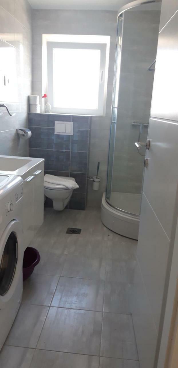 Apartmani Riva 罗戈兹尼察 外观 照片